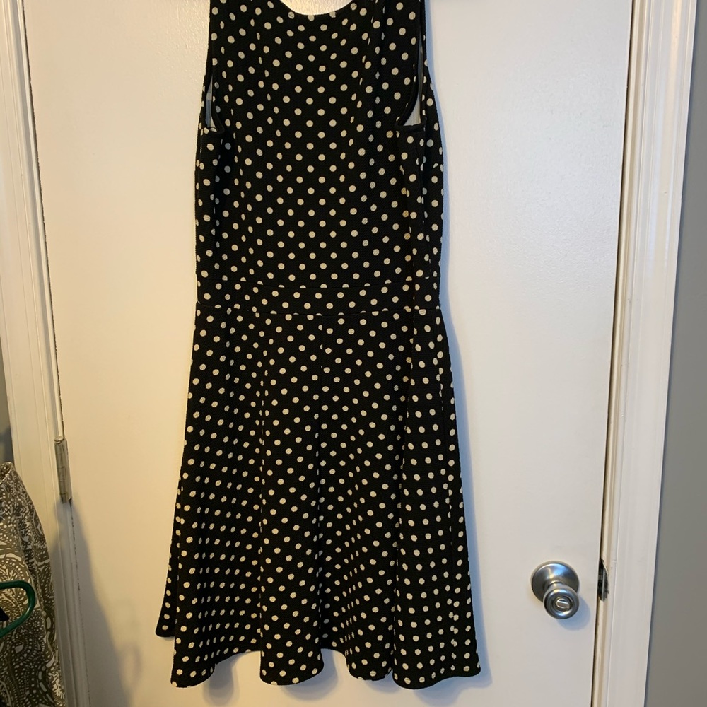 Dress - Picture 5 of 6